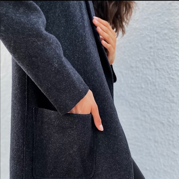 **SOLD** Aritzia Luxe Lounge Jacket - Picture 4 of 12